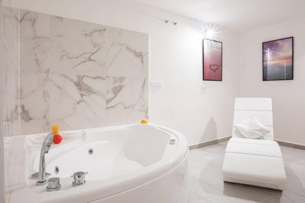 Unforgettable Split Level Jacuzzi Suite Navona - Top Collection Rome Exterior photo